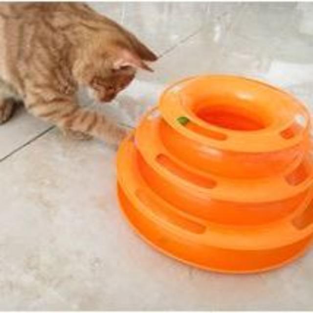 猫のくるくるタワー（オレンジ）鈴入りボール付き その他のペット用品(猫)の商品写真