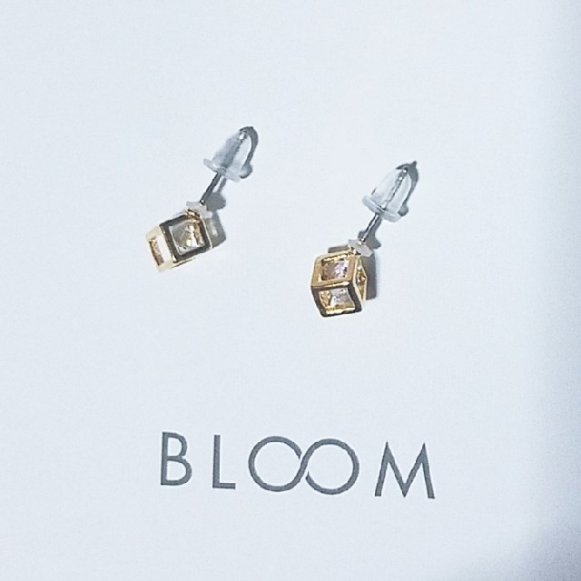 BLOOM(ブルーム)のBLOOMピアス　軸チタン レディースのアクセサリー(ピアス)の商品写真