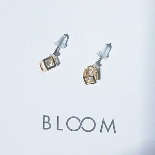 ブルーム(BLOOM)のBLOOMピアス　軸チタン(ピアス)