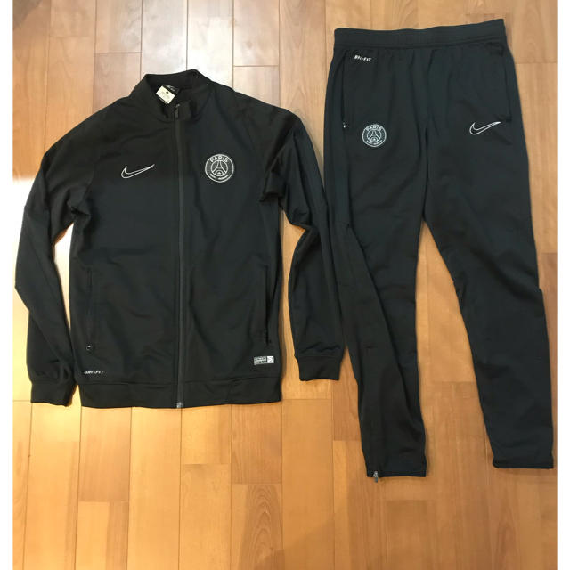 NIKE - パリ・サンジェルマン ジャージ上下の通販 by mae's shop NIKE - パリ・サンジェルマン ジャージ上下の通販 by mae's shop