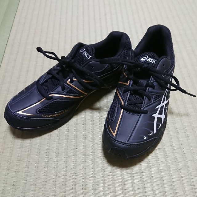 asics(アシックス)のsuinaさん専用☆新品☆スニーカー キッズ/ベビー/マタニティのキッズ靴/シューズ(15cm~)(スニーカー)の商品写真