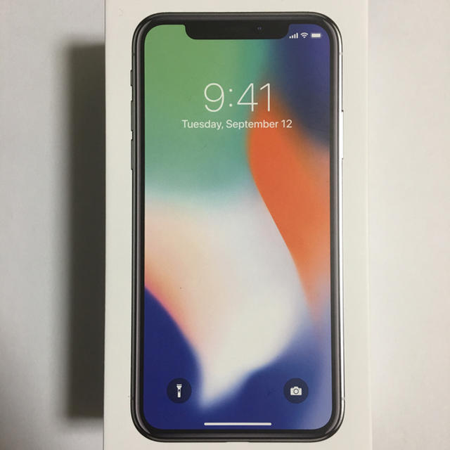 お気軽にメッセージくださいiPhone X Silver 64GB docomo購入