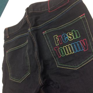 トミー(TOMMY)のTOMMY レインボー刺繍デニム ジーンズ(デニム/ジーンズ)