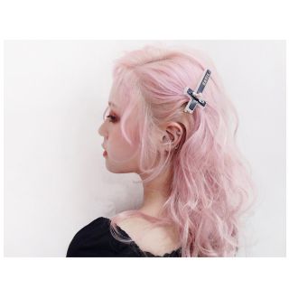 Katie メイドレースアップヘアクリップ 新品