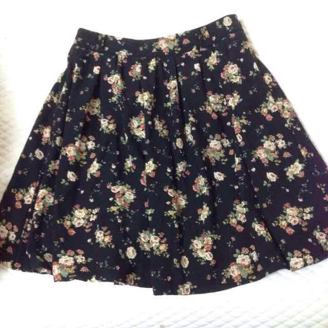 花柄 スカート レディースのスカート(ひざ丈スカート)の商品写真