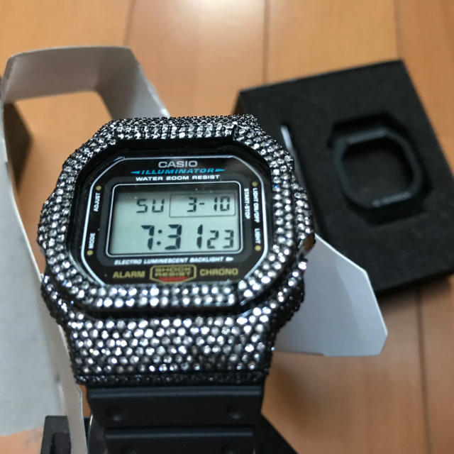 ヒモ様専用-値下げ G-SHOCK スワロフスキー カスタムベゼル