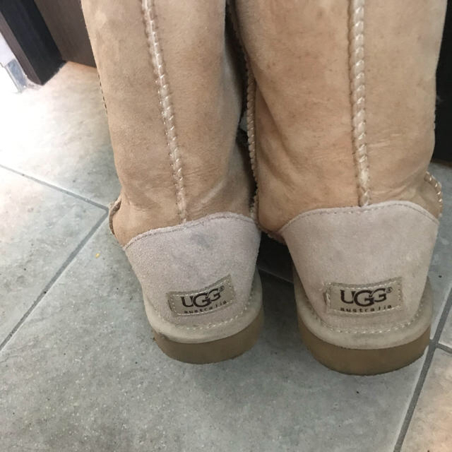 UGG クラシックトール サンド