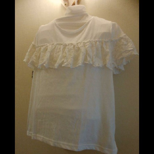 OLIVEdesOLIVE(オリーブデオリーブ)の未使用　オリーブデオリーブ　シンプルシャツ　ホワイト レディースのトップス(Tシャツ(半袖/袖なし))の商品写真