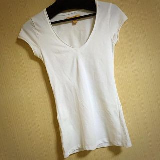 ザラ(ZARA)のZARA 白 Vネック Tシャツ (Tシャツ(半袖/袖なし))