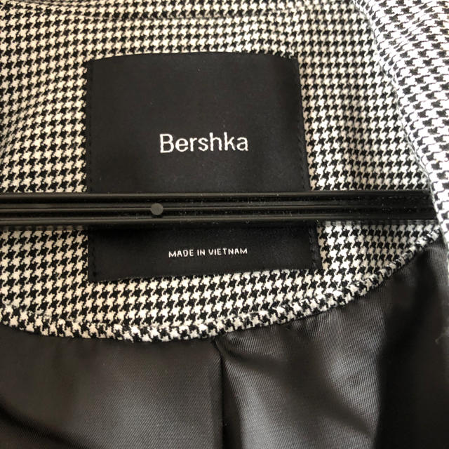 Bershka(ベルシュカ)のBershkaベルシュカ 千鳥柄テーラードジャケット レディースのジャケット/アウター(テーラードジャケット)の商品写真