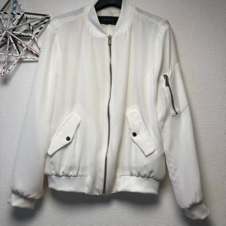 ザラ(ZARA)のZARA BASIC ザラ ベーシック MA-1  ホワイト XS~S(ブルゾン)