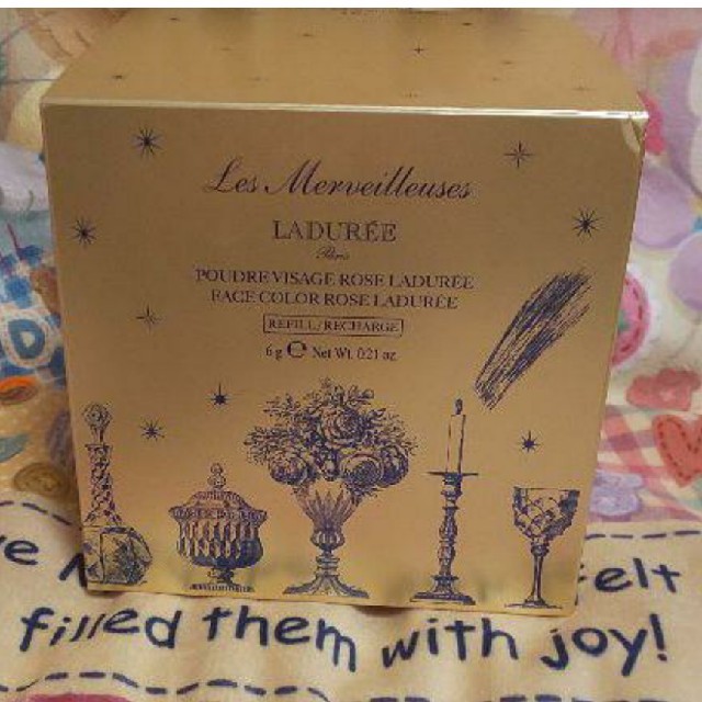 Les Merveilleuses LADUREE(レメルヴェイユーズラデュレ)のラデュレ クリスマス 限定 チーク コスメ/美容のベースメイク/化粧品(チーク)の商品写真