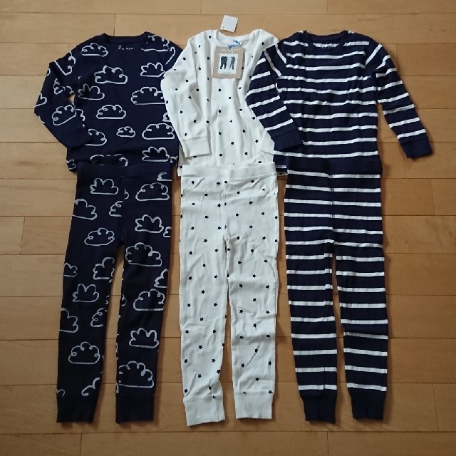 NEXT(ネクスト)の新品usedネクストNEXTセットアップ三点セット110 キッズ/ベビー/マタニティのキッズ服男の子用(90cm~)(Tシャツ/カットソー)の商品写真