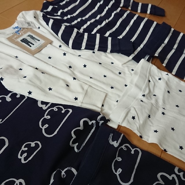 NEXT(ネクスト)の新品usedネクストNEXTセットアップ三点セット110 キッズ/ベビー/マタニティのキッズ服男の子用(90cm~)(Tシャツ/カットソー)の商品写真