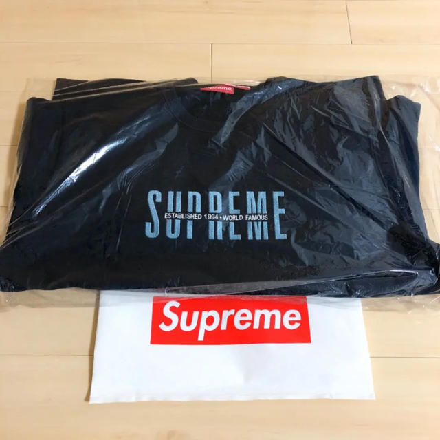 Supreme(シュプリーム)の【新古品M】Supreme World Famous Crewneck 紺 メンズのトップス(スウェット)の商品写真