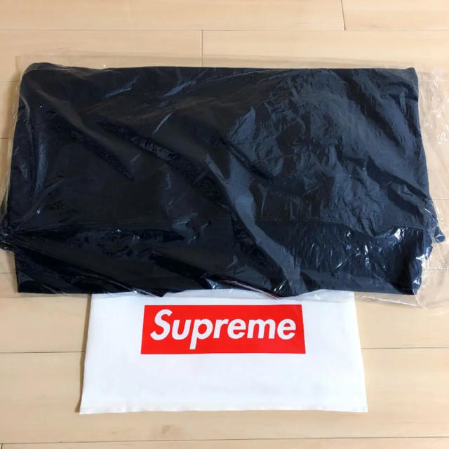 Supreme(シュプリーム)の【新古品M】Supreme World Famous Crewneck 紺 メンズのトップス(スウェット)の商品写真