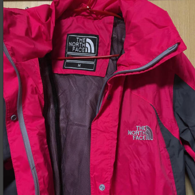 THE NORTH FACE(ザノースフェイス)のthe north face パーカー レディースのジャケット/アウター(ナイロンジャケット)の商品写真