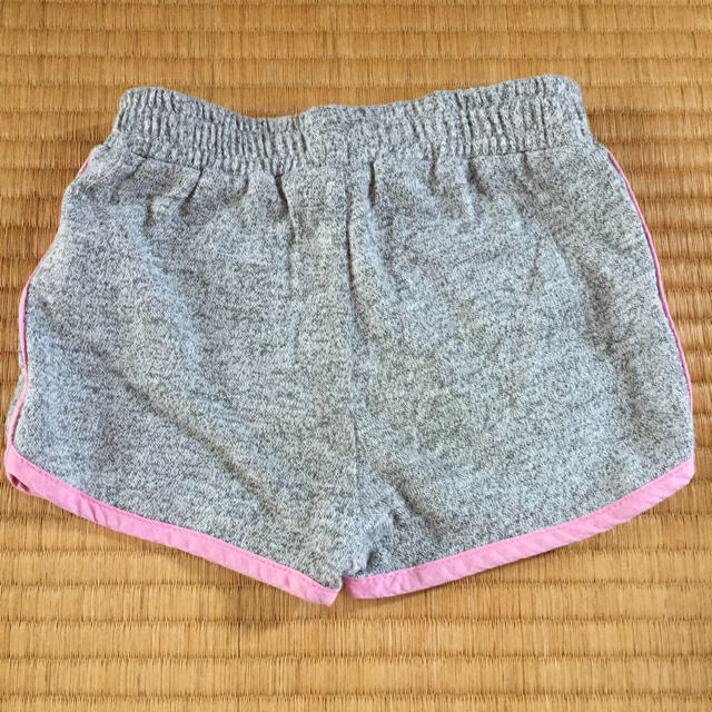 babyGAP(ベビーギャップ)のベビー服 ショートパンツ キッズ/ベビー/マタニティのベビー服(~85cm)(パンツ)の商品写真