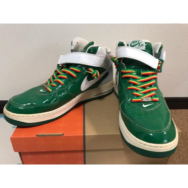 NIKE(ナイキ)のUSED NIKE AF1 パテント 白/緑 メンズの靴/シューズ(スニーカー)の商品写真