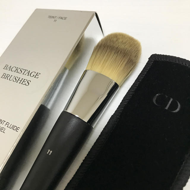 Dior(ディオール)のDior ファンデーションブラシ コスメ/美容のベースメイク/化粧品(その他)の商品写真