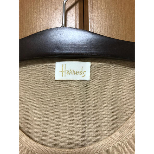 Harrods(ハロッズ)のHarrods ベージュニットトップス レディースのトップス(ニット/セーター)の商品写真
