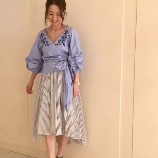 ジルスチュアート(JILLSTUART)の美品  JILLSTUART

ブルーニカシュクールシャツ
(シャツ/ブラウス(長袖/七分))