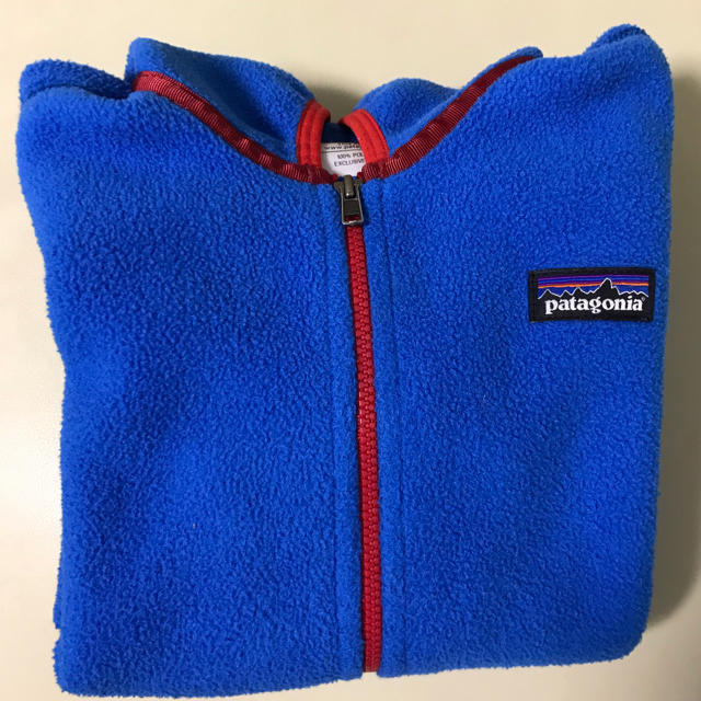 patagonia(パタゴニア)の⭐️ポチョス様専用⭐️パタゴニア キッズ フード付きフリース   3Ｔ キッズ/ベビー/マタニティのキッズ服男の子用(90cm~)(ジャケット/上着)の商品写真