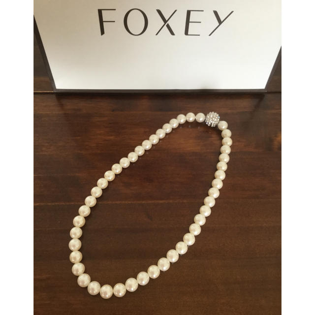 FOXEY(フォクシー)のフォクシー FOXEY パールネックレス 美品 レディースのアクセサリー(ネックレス)の商品写真