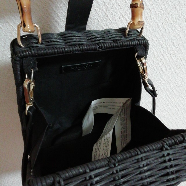 ZARA(ザラ)のZARA  カゴバッグ　バンブー　黒 レディースのバッグ(かごバッグ/ストローバッグ)の商品写真