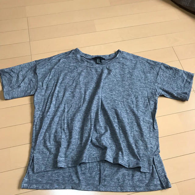 FOREVER 21(フォーエバートゥエンティーワン)のTシャツ レディースのトップス(Tシャツ(半袖/袖なし))の商品写真