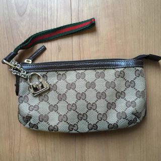 グッチ(Gucci)のまちやん様専用 GUCCI グッチ ポーチ ggマーク チャーム付き(ポーチ)