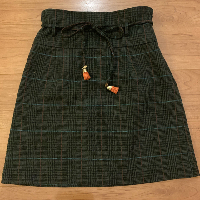 Lily Brown(リリーブラウン)のタッセル付きチェックスカート レディースのスカート(ミニスカート)の商品写真