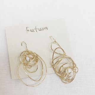 ぐるぐるピアス(ピアス)