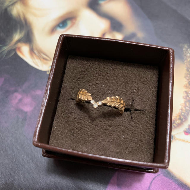 agete(アガット)のアガット  k10 リーフとダイヤのリング 美品❣️ レディースのアクセサリー(リング(指輪))の商品写真