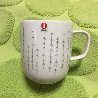 イッタラ(iittala)の【美品】イッタラ サルヤトン マグカップ(グラス/カップ)