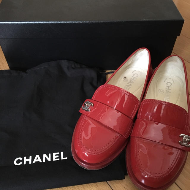 CHANEL(シャネル)のスリーわんこママ様専用 シャネル ❤︎ローファー34  レディースの靴/シューズ(ローファー/革靴)の商品写真