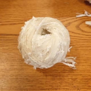 クリーム色の引き揃え糸(生地/糸)