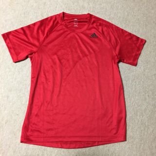 アディダス(adidas)のadidas Tシャツ(Tシャツ/カットソー(半袖/袖なし))