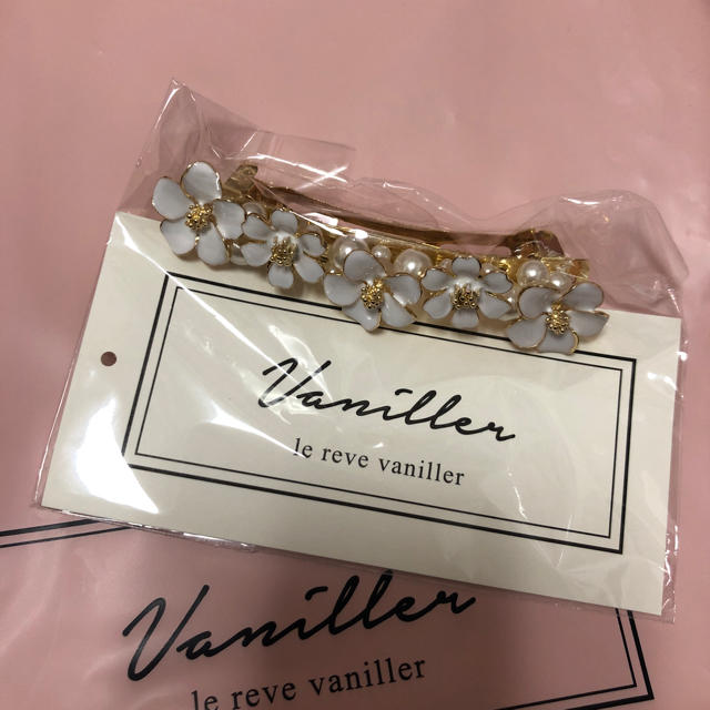 le reve vaniller(ル レーヴ ヴァニレ)のフラワーガーデンパールバレッタ レディースのヘアアクセサリー(バレッタ/ヘアクリップ)の商品写真