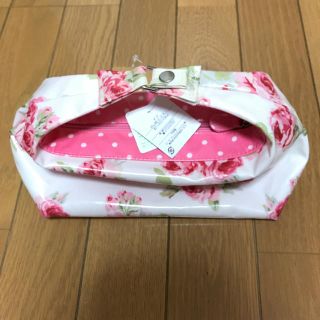 ローラアシュレイ(LAURA ASHLEY)の【新品】ローラアシュレイ ポーチ(ポーチ)