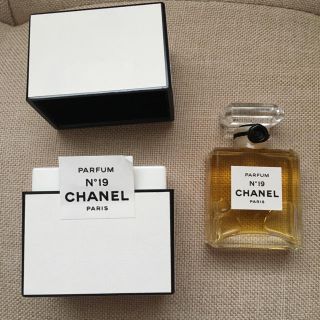 シャネル(CHANEL)のCHANEL【N°19】7ml(香水(女性用))