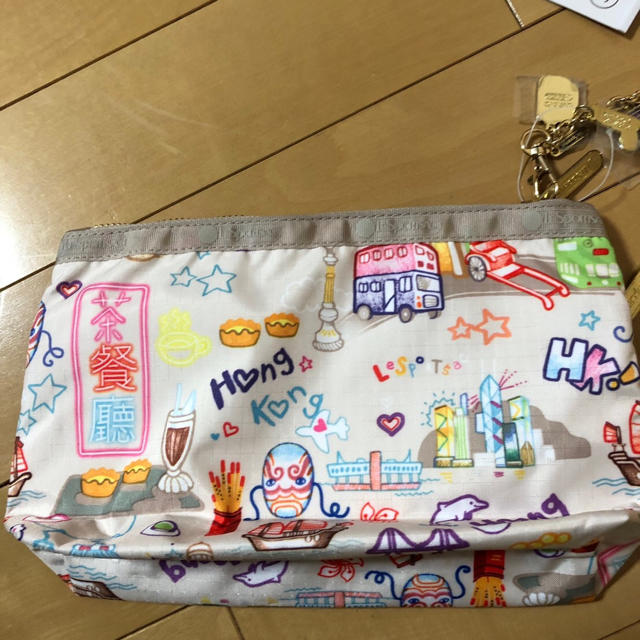 LeSportsac(レスポートサック)の香港限定 レスポートサック ポーチ ベージュ レディースのファッション小物(ポーチ)の商品写真