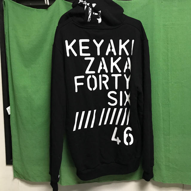 欅坂46(けやき坂46)(ケヤキザカフォーティーシックス)の欅坂46  ビッグパーカー  ブラック エンタメ/ホビーのタレントグッズ(アイドルグッズ)の商品写真