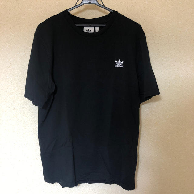 adidas(アディダス)のadidasoriginals ワンポイントTee メンズのトップス(Tシャツ/カットソー(半袖/袖なし))の商品写真