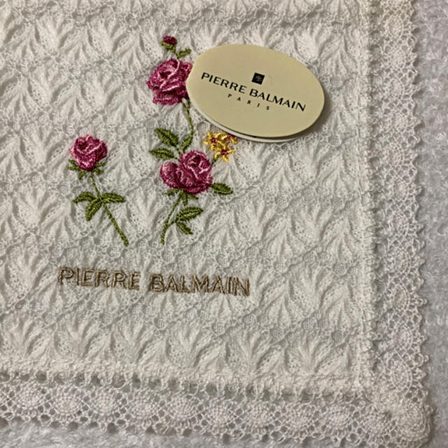 Pierre Balmain(ピエールバルマン)の【Pierre Balmain】レース タオルハンカチ レディースのファッション小物(ハンカチ)の商品写真