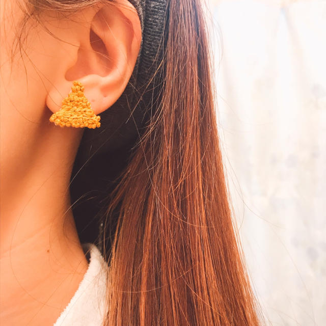 75.刺繍ピアス.イヤリング○●ハンドメイド ハンドメイドのアクセサリー(イヤリング)の商品写真