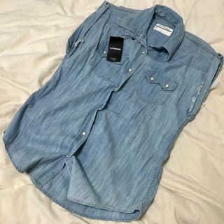 マウジー(moussy)の新品未使用デニムシャツ(シャツ/ブラウス(半袖/袖なし))