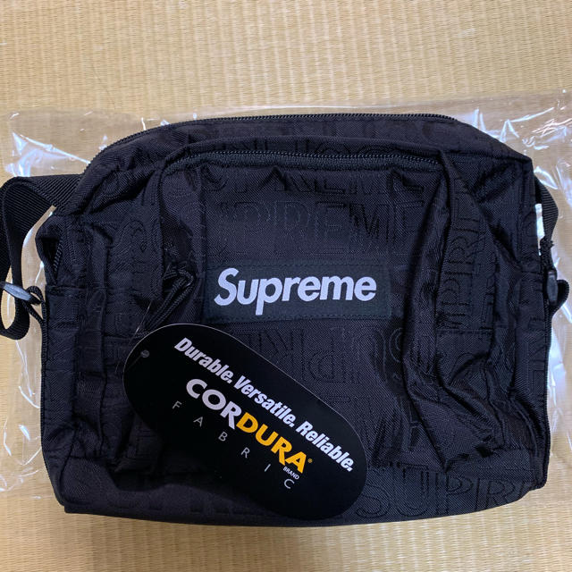 supreme Shoulder Bag COLOR/STYLE：Black