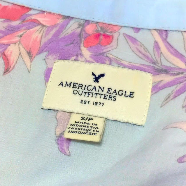 American Eagle(アメリカンイーグル)の花柄シャツ♡ レディースのトップス(シャツ/ブラウス(長袖/七分))の商品写真