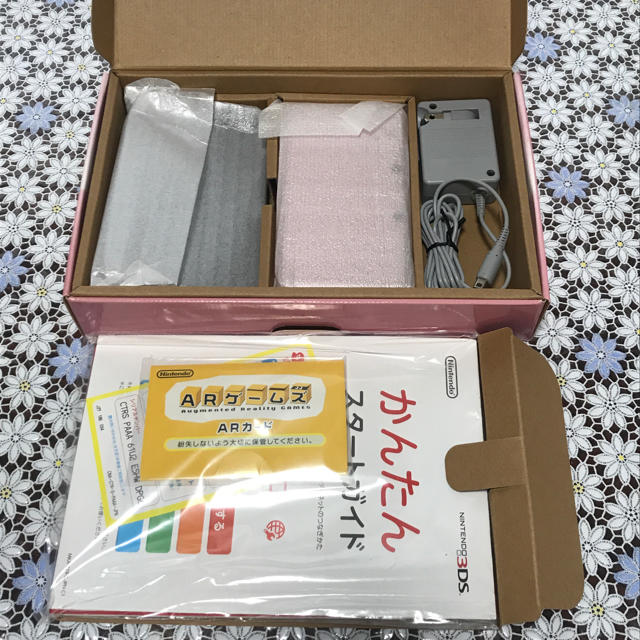 ニンテンドー3DS(ニンテンドー3DS)の(未使用)ニンテンドー3DS ミスティピンク エンタメ/ホビーのゲームソフト/ゲーム機本体(携帯用ゲーム機本体)の商品写真